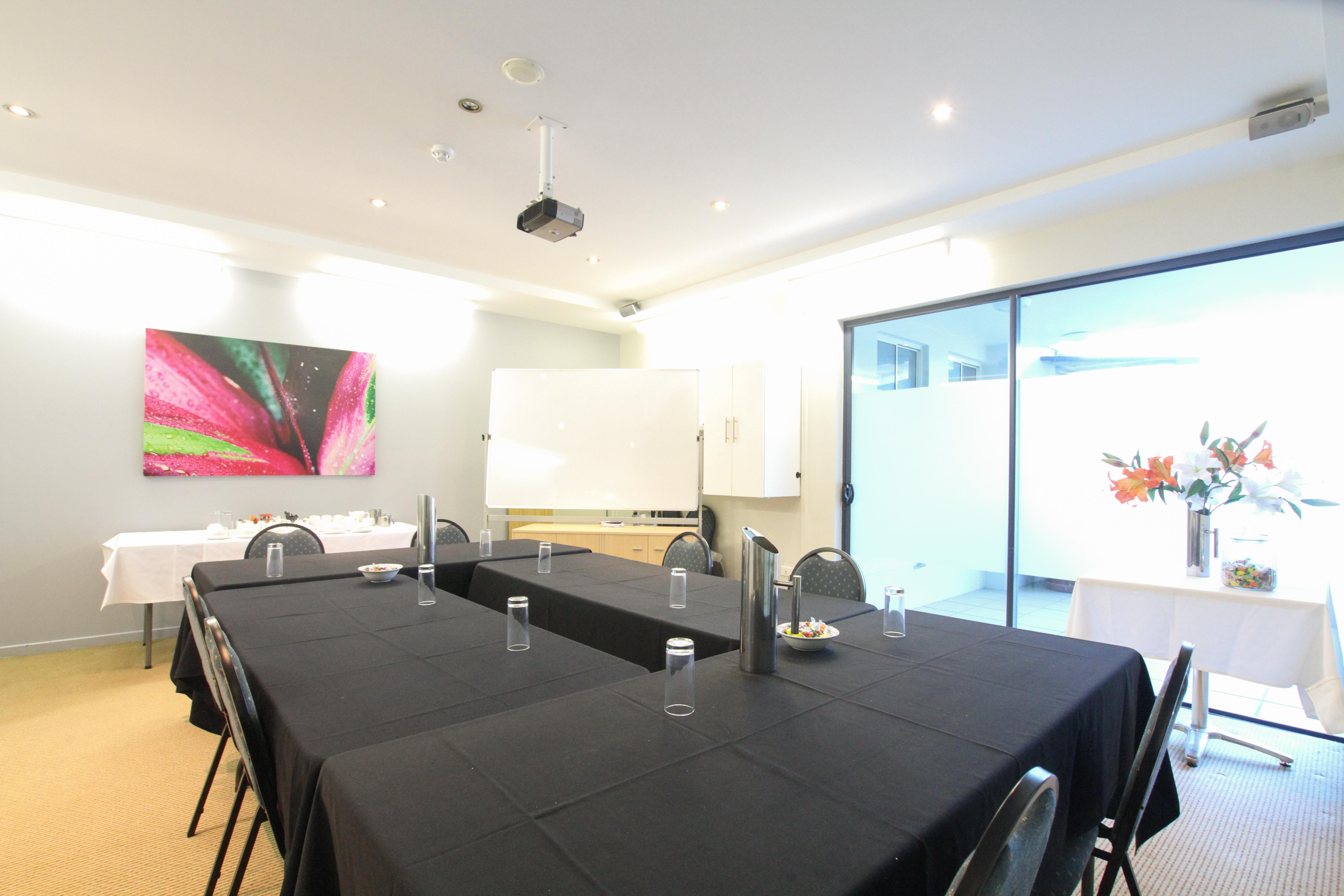 Caloundra Central Apartment Hotel Official Екстериор снимка