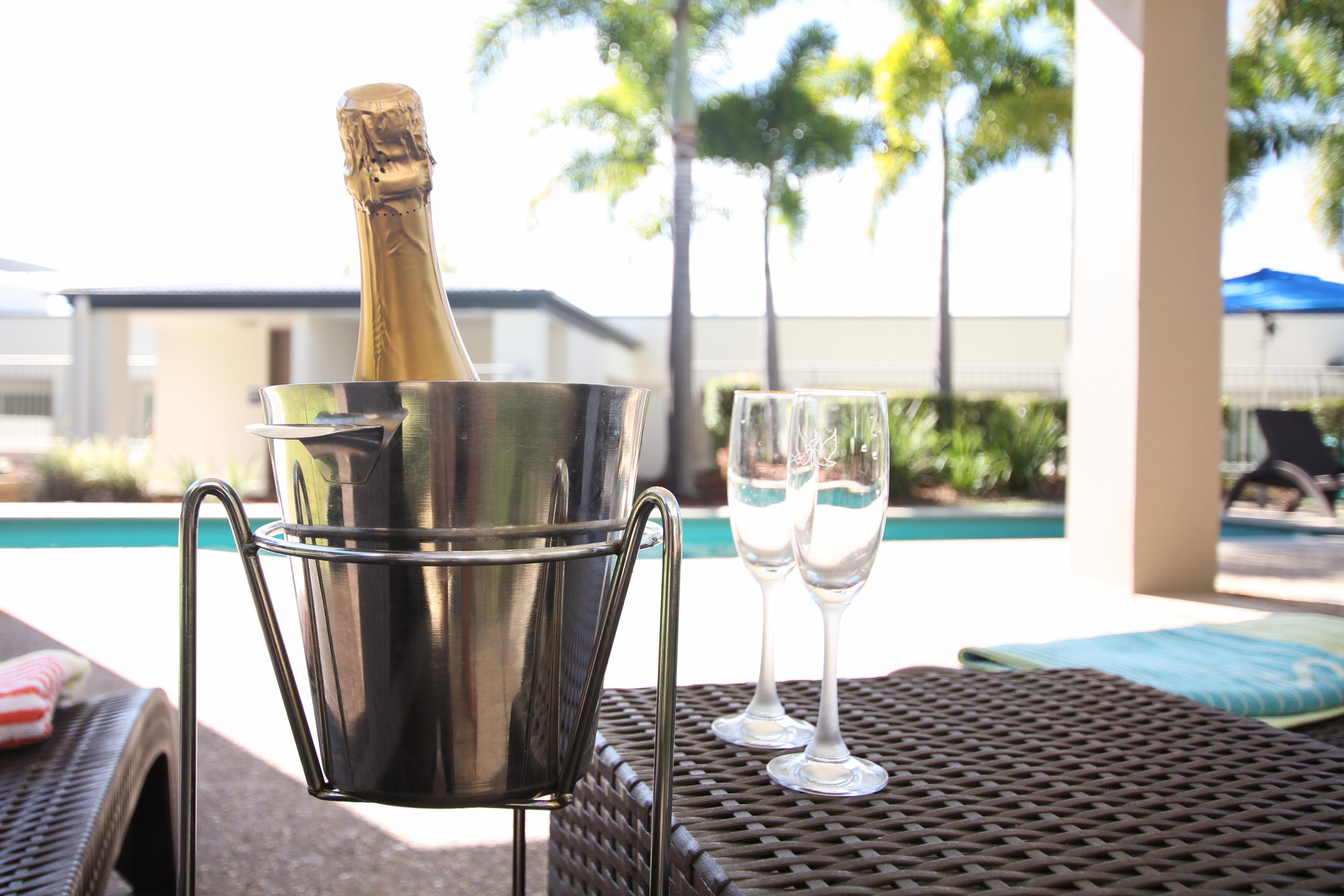 Caloundra Central Apartment Hotel Official Екстериор снимка