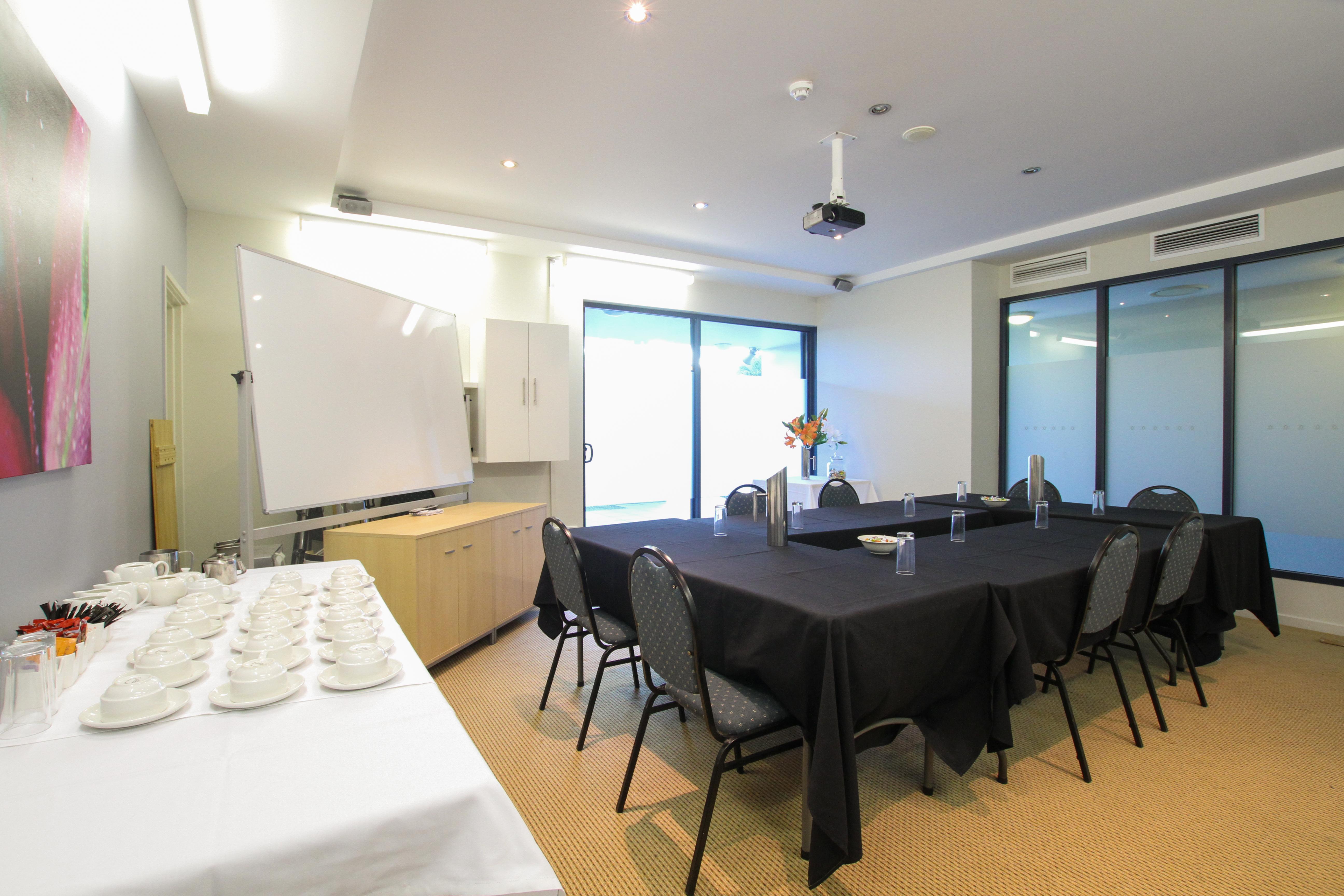 Caloundra Central Apartment Hotel Official Екстериор снимка