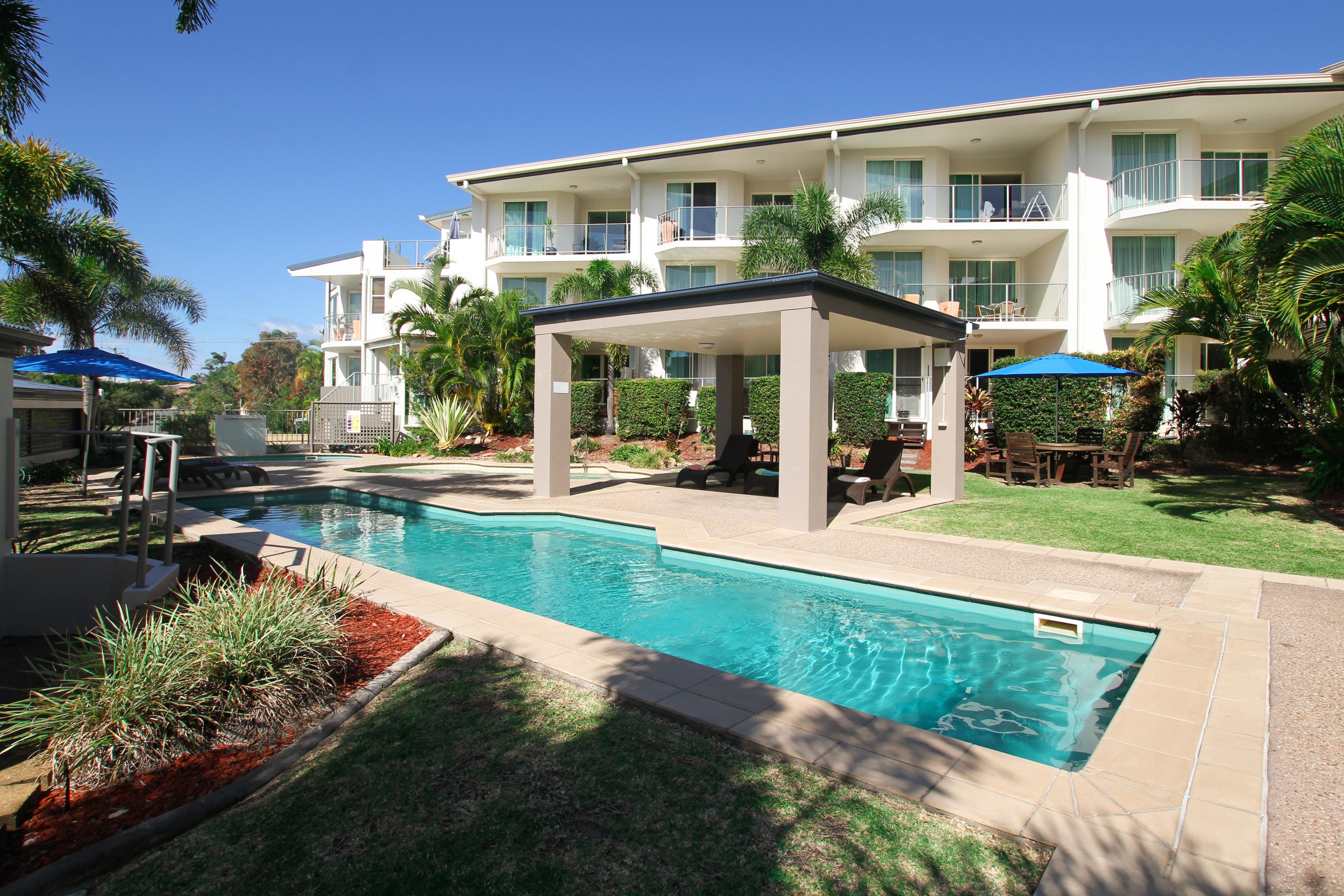 Caloundra Central Apartment Hotel Official Екстериор снимка