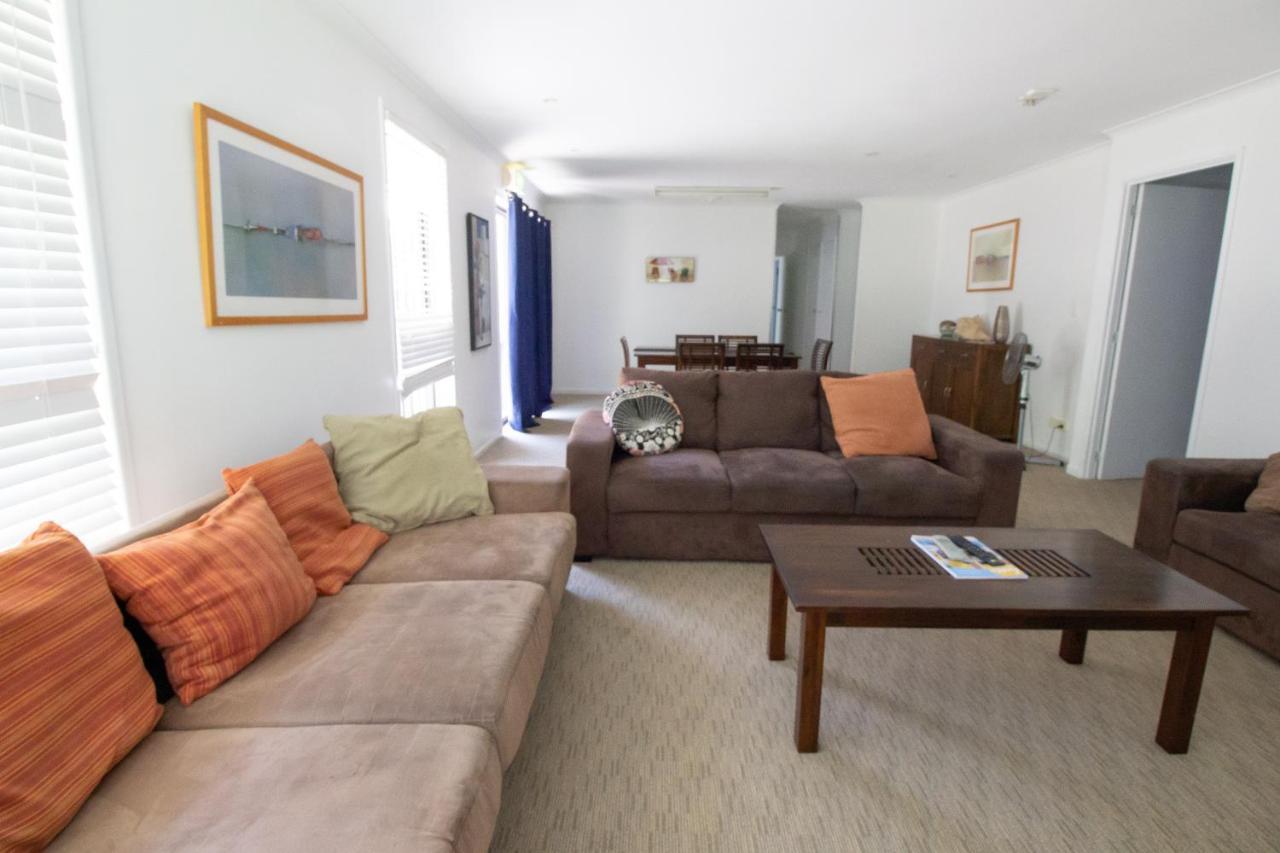 Caloundra Central Apartment Hotel Official Екстериор снимка