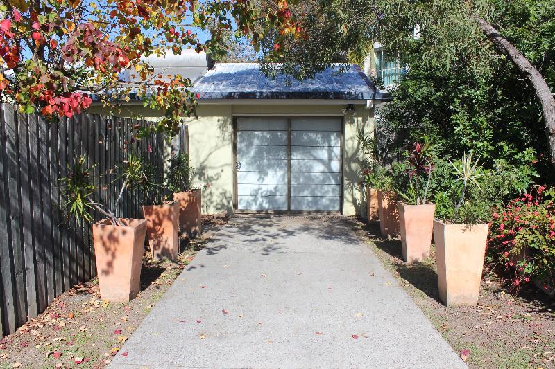 Caloundra Central Apartment Hotel Official Екстериор снимка